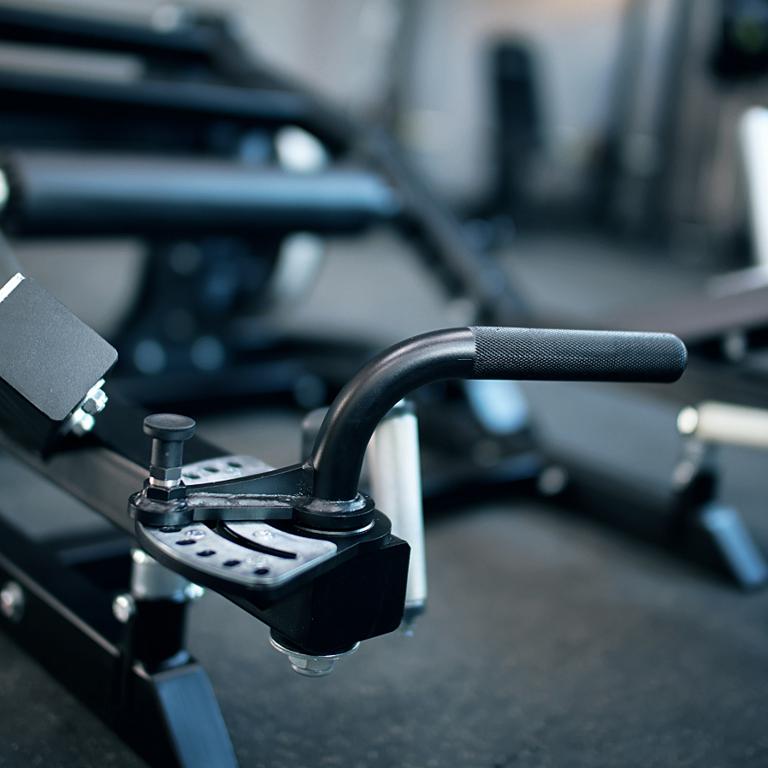 Deadlift machine